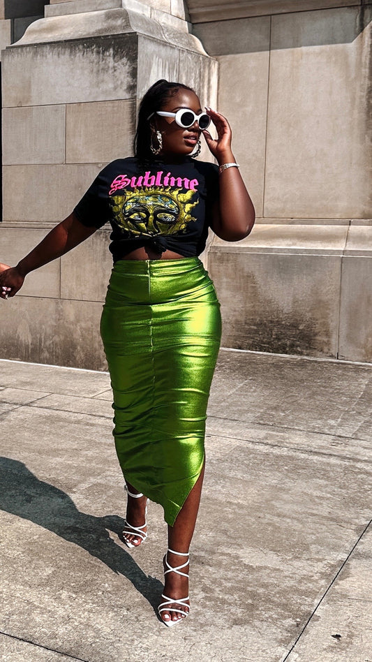 Metallic skirt pencil outlet