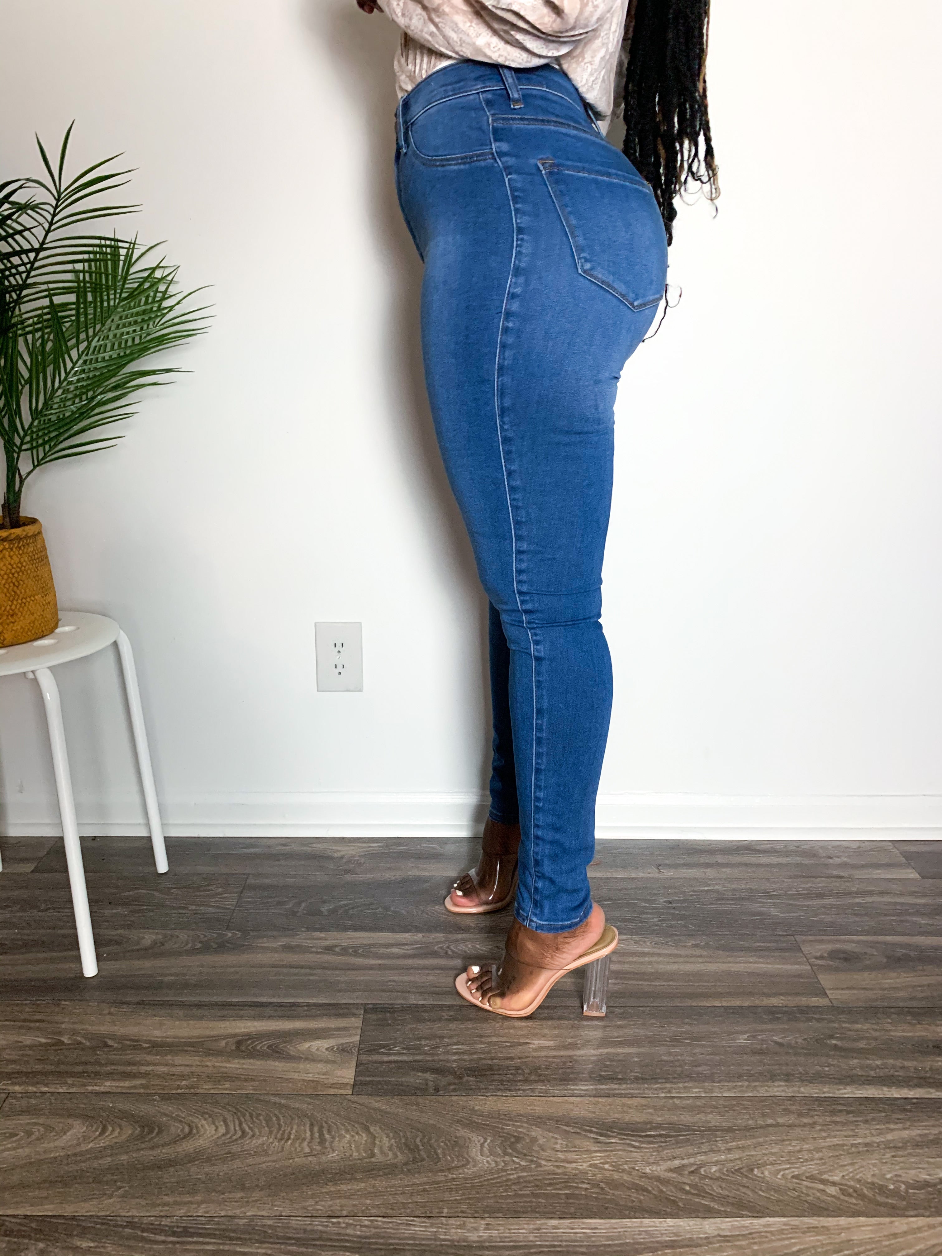 The Classic -Waist Skinny Jeans